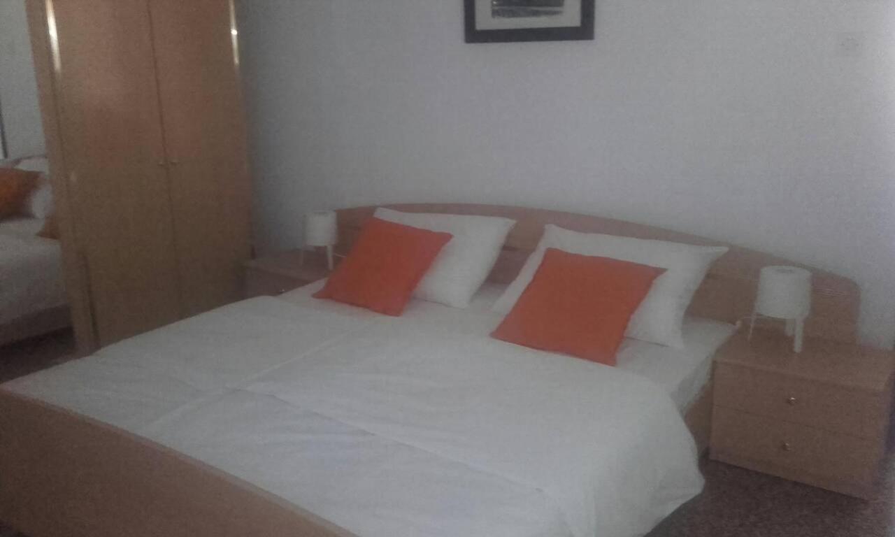 Apartments By The Sea Basina, Hvar - 542 Vrbanj Luaran gambar