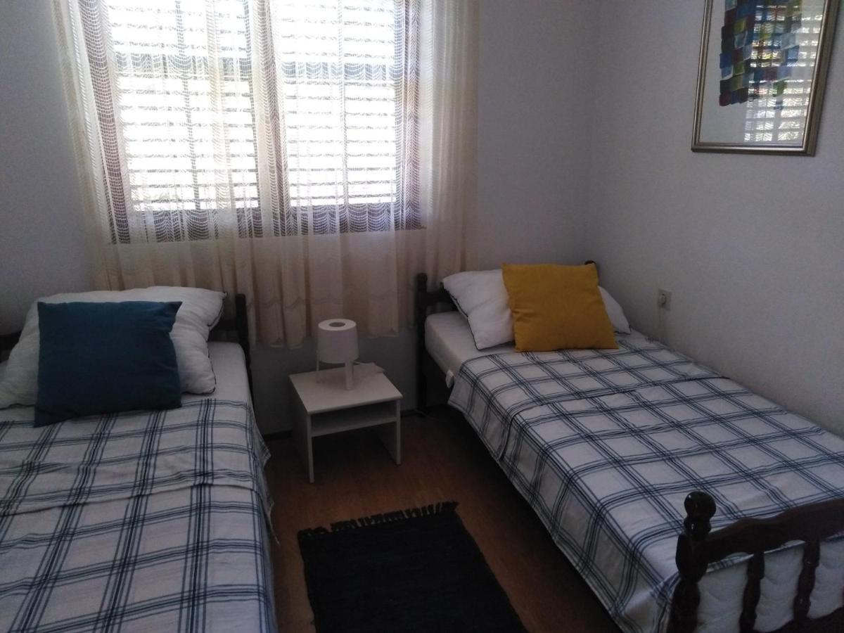 Apartments By The Sea Basina, Hvar - 542 Vrbanj Luaran gambar