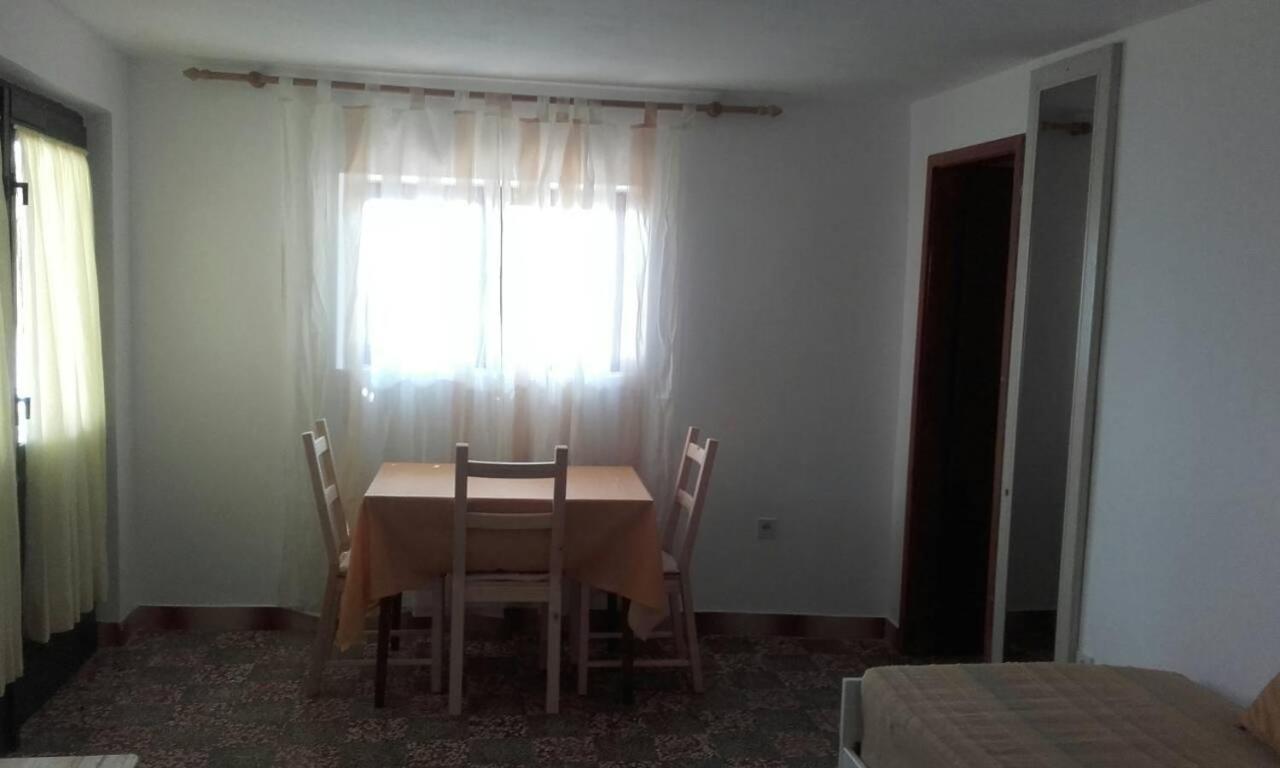 Apartments By The Sea Basina, Hvar - 542 Vrbanj Luaran gambar